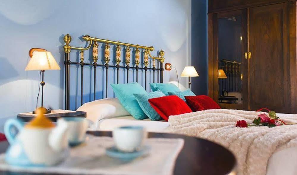 Os Tres Teixos Hotel Adelan Ngoại thất bức ảnh