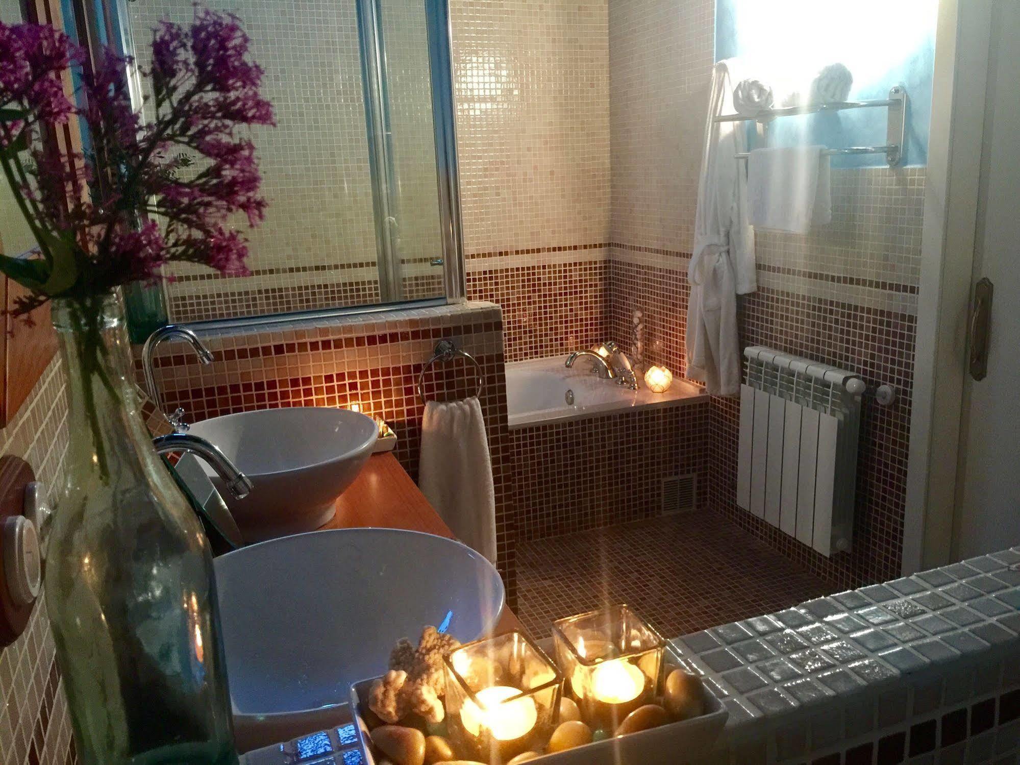 Os Tres Teixos Hotel Adelan Ngoại thất bức ảnh