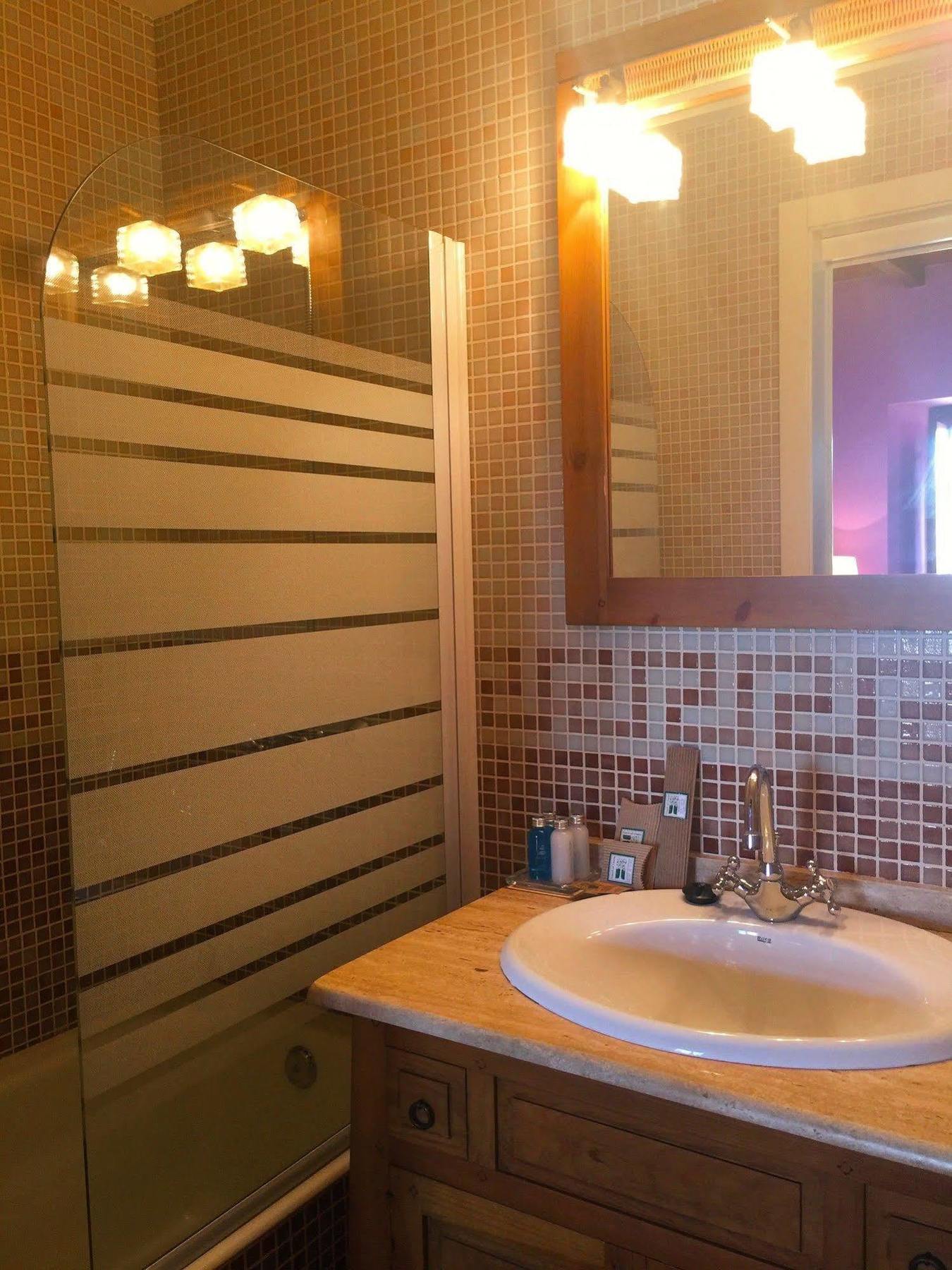 Os Tres Teixos Hotel Adelan Ngoại thất bức ảnh