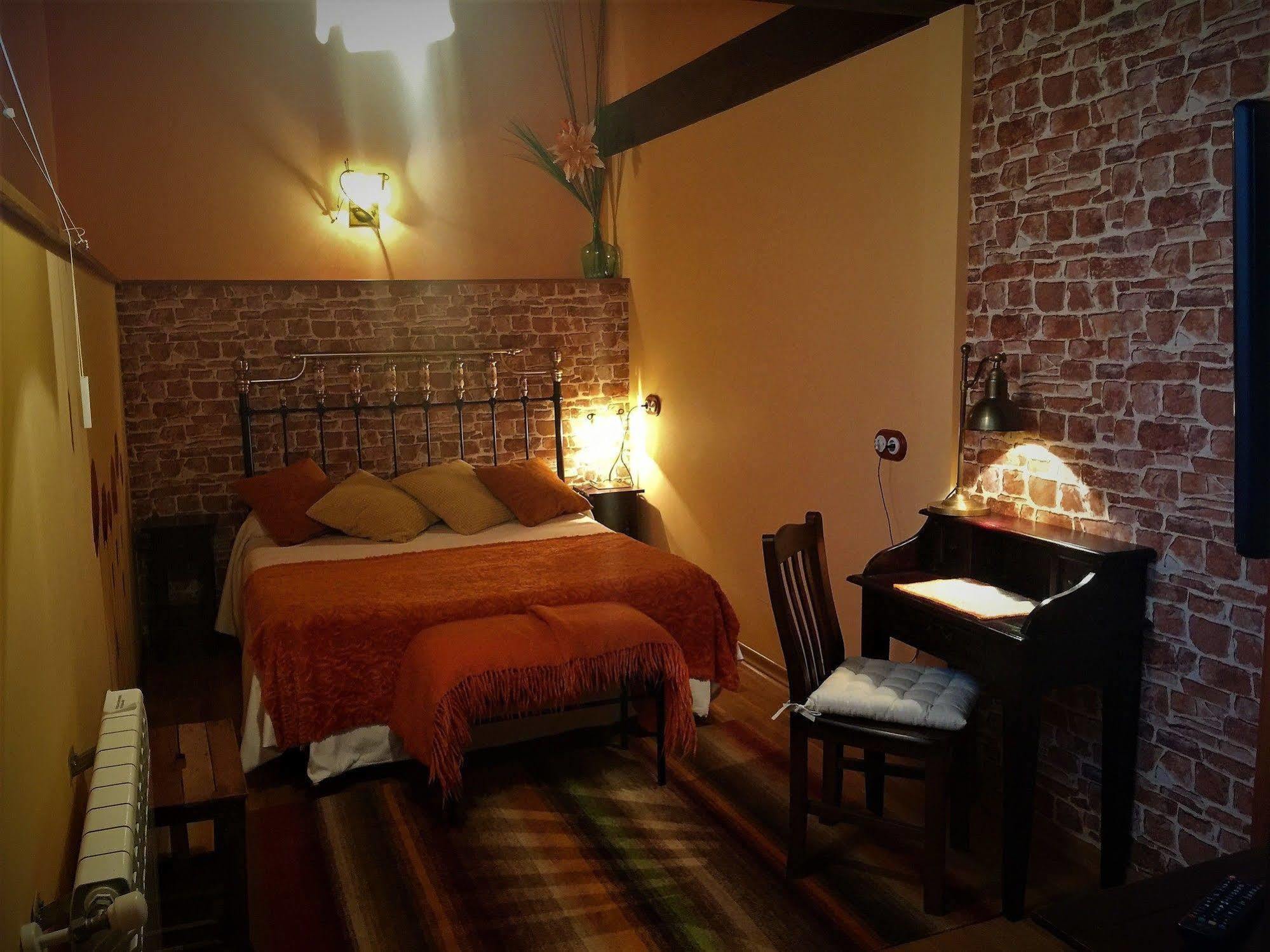 Os Tres Teixos Hotel Adelan Ngoại thất bức ảnh