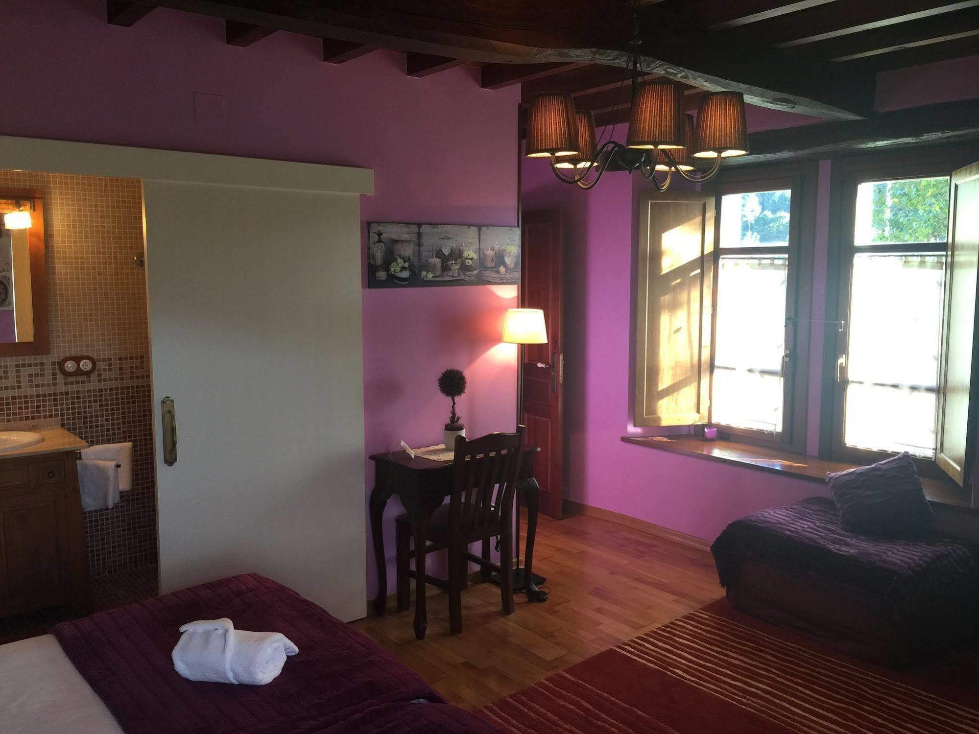 Os Tres Teixos Hotel Adelan Ngoại thất bức ảnh